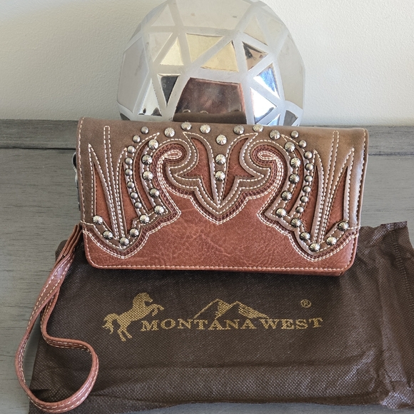 Montana West Wallet/Wristlet - Picture 1 of 10